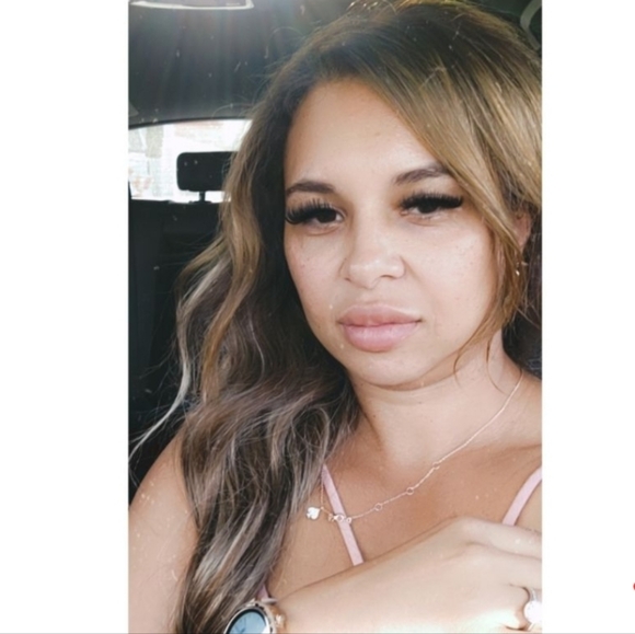 Meet your Posher, Elly - Picture 1 of 1